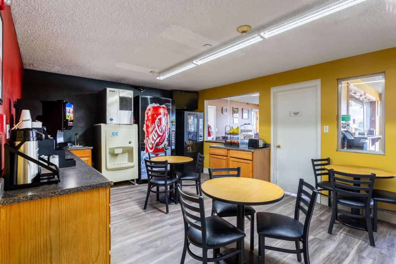 Econo Lodge Gallup Eksteriør billede
